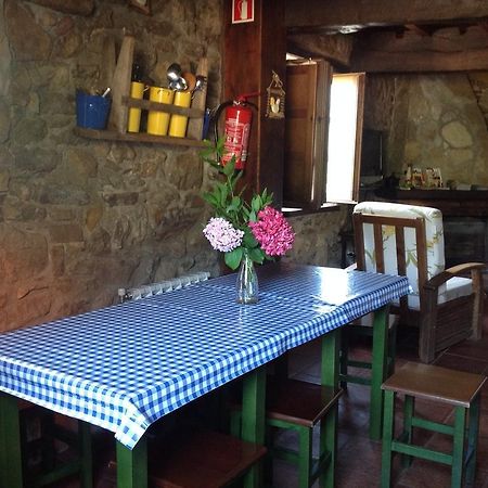 La Xica Ll Pension Beceña Buitenkant foto